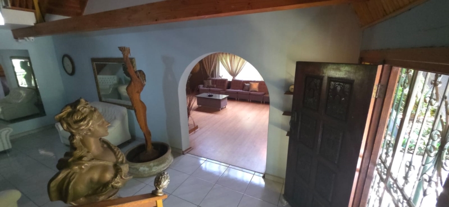 6 Bedroom Property for Sale in Wilkeville North West